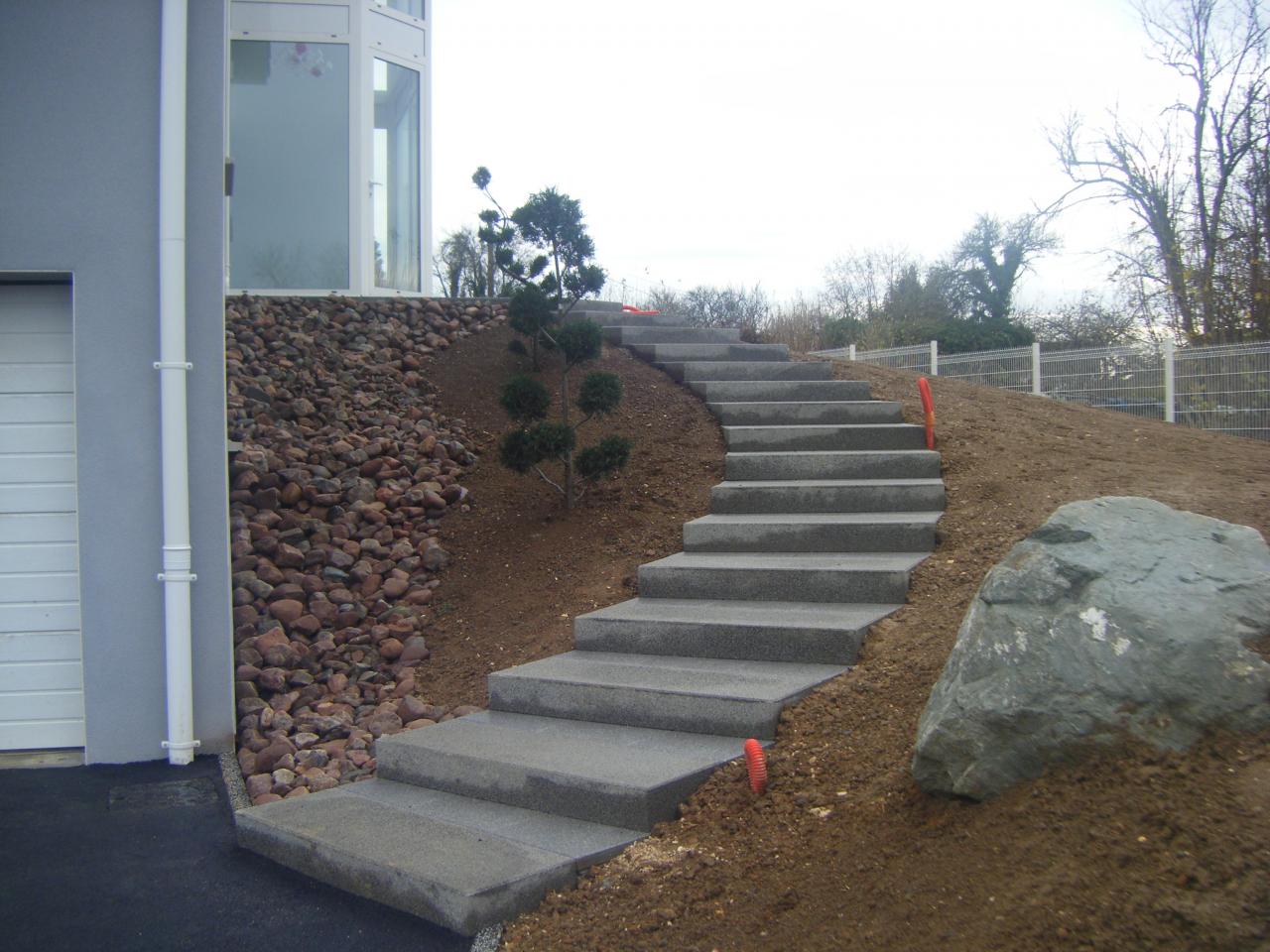 Création d'escalier en béton à Bourg-des-Comptes